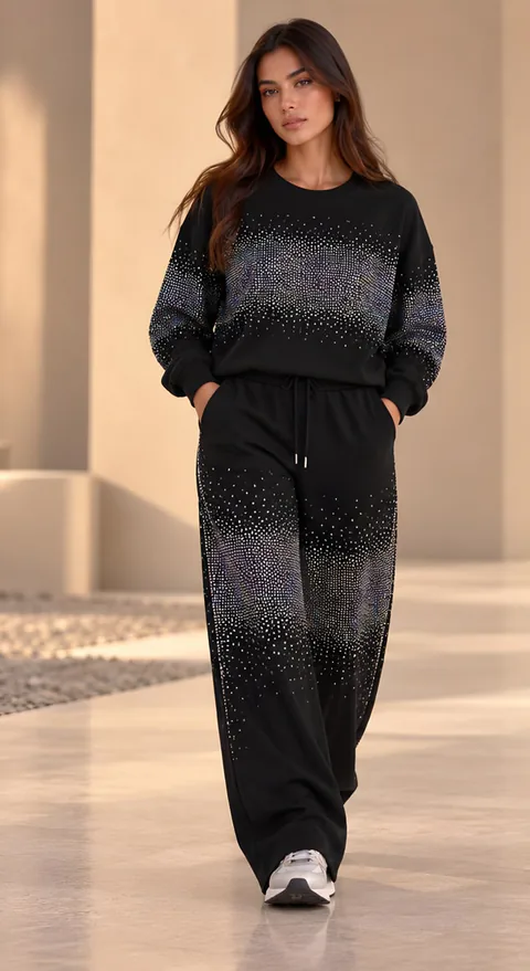 Black sweatshirt and trousers with crystals, front